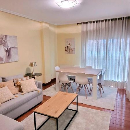 Cozy Yellow Home In Getxo Extérieur photo