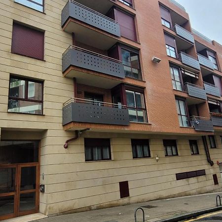 Cozy Yellow Home In Getxo Extérieur photo