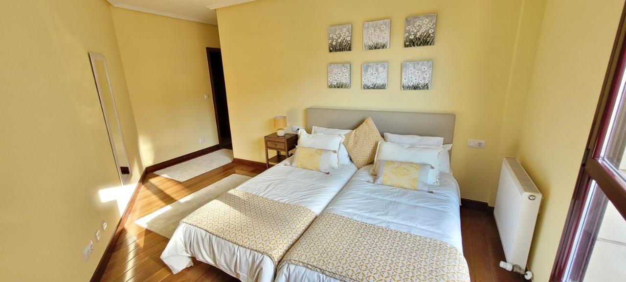 Cozy Yellow Home In Getxo Extérieur photo